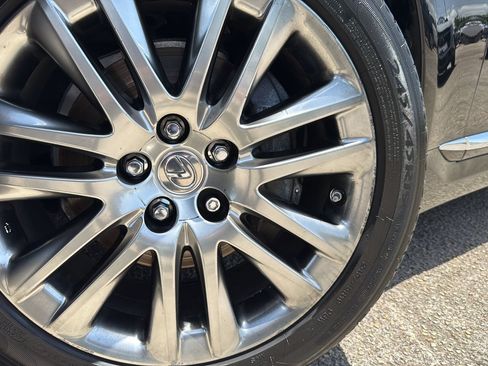 Used 2013 Lexus LS 460 L w/ Preferred Accessory Package RWD image 30