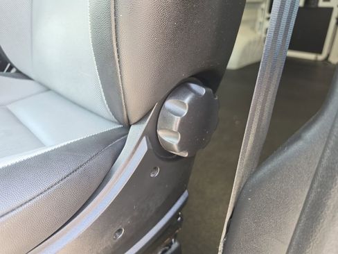 Used 2025 RAM ProMaster 2500 w/ Convenience Group FWD image 18