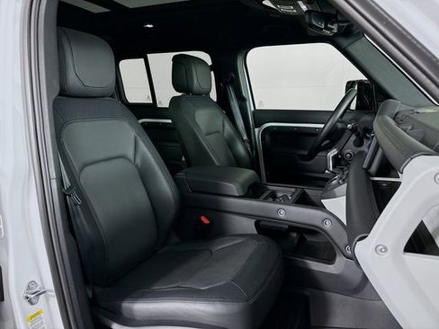 Used 2024 Land Rover Defender 110 X-Dynamic SE image 28