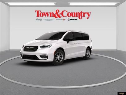 New 2026 Chrysler Pacifica Select