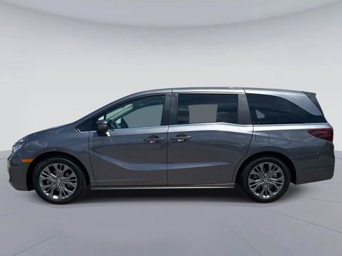 Certified 2026 Honda Odyssey Touring image 7