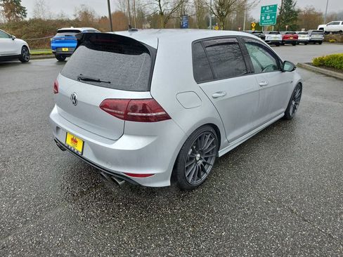 Used 2016 Volkswagen Golf R 4-Door image 6