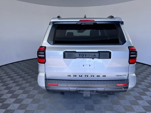 Used 2025 Toyota 4Runner TRD Off-Road Premium AWD/4WD image 4