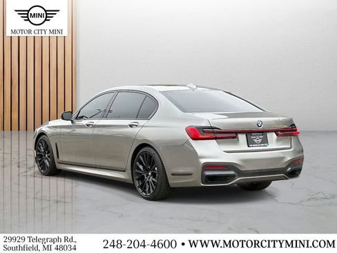 Used 2022 BMW 750i xDrive w/ Executive Package image 5