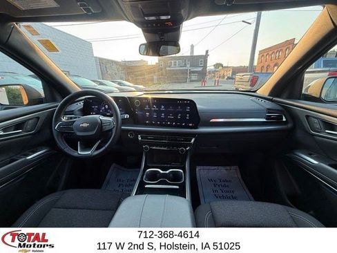 Used 2024 Chevrolet Traverse LT w/ LPO, Floor Liner Package FWD image 18