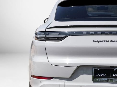 Used 2023 Porsche Cayenne Turbo AWD/4WD image 48
