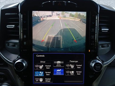 Used 2019 RAM 1500 Laramie AWD/4WD image 9