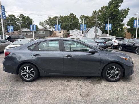 Used 2023 Kia Forte LXS image 8