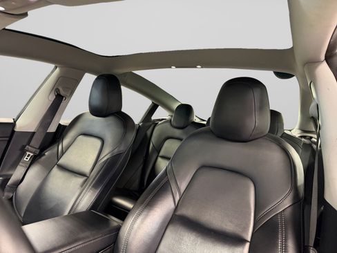 Used 2020 Tesla Model 3 Standard Range RWD image 31