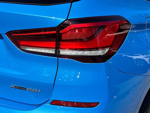 Used 2021 BMW X1 xDrive28i w/ M Sport Package image 29
