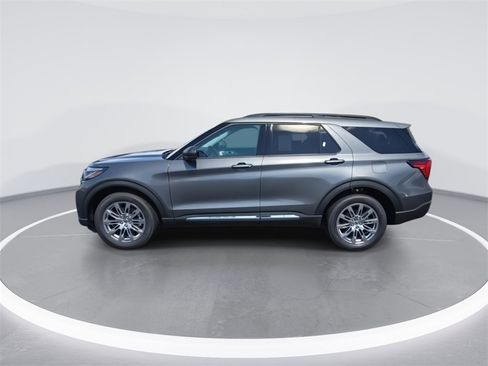 Used 2025 Ford Explorer Active w/ Active Comfort Package image 5