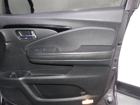 Used 2018 Honda Pilot Elite image 19