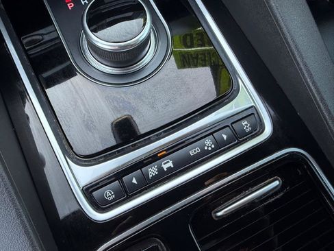 Used 2019 Jaguar F-PACE Premium AWD/4WD image 52
