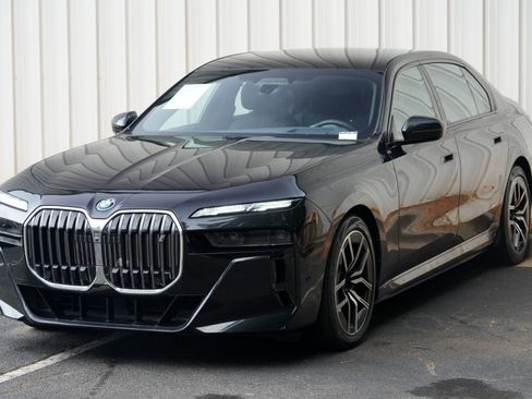 Used 2023 BMW i7 xDrive60 w/ Executive Package 2 AWD/4WD image 69