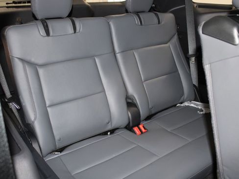 New 2026 Ford Explorer Active RWD image 33
