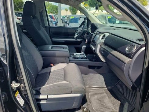 Used 2017 Toyota Tundra SR5 w/ SR5 Upgrade Package AWD/4WD image 9