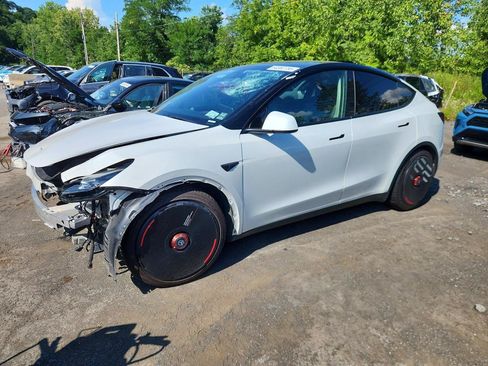 Used 2022 Tesla Model Y Performance AWD/4WD image 3