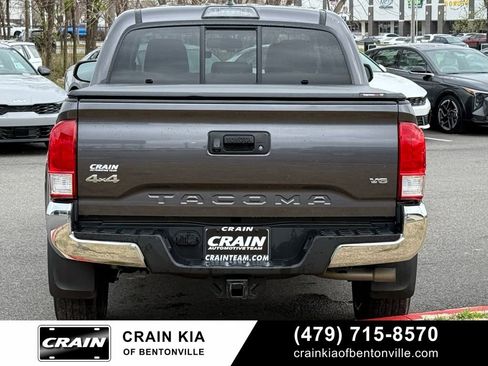 Used 2017 Toyota Tacoma SR5 w/ Tow Package image 6