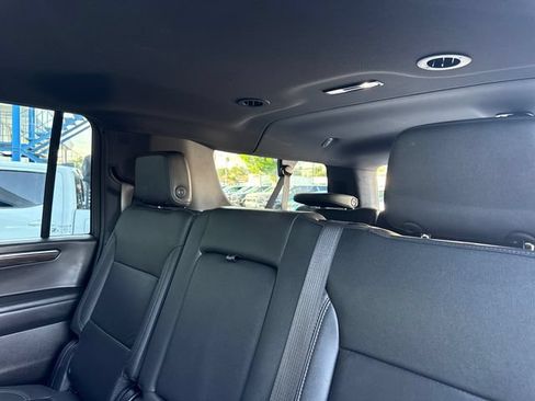 Used 2025 Chevrolet Suburban Z71 AWD/4WD image 31