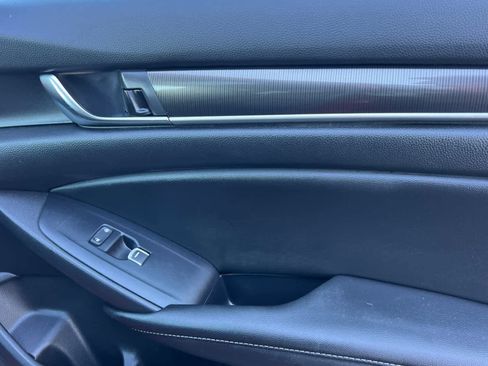 Used 2019 Honda Accord Sport image 18