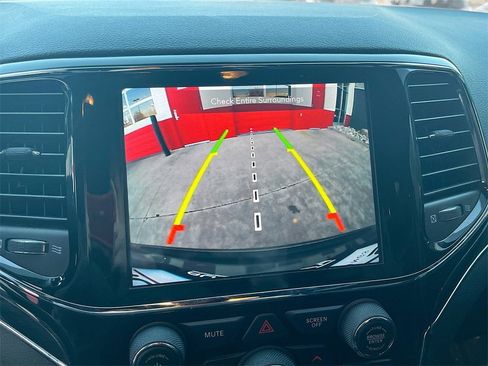 Used 2020 Jeep Grand Cherokee Trailhawk image 14