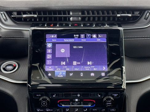 New 2025 Jeep Grand Cherokee Altitude image 25