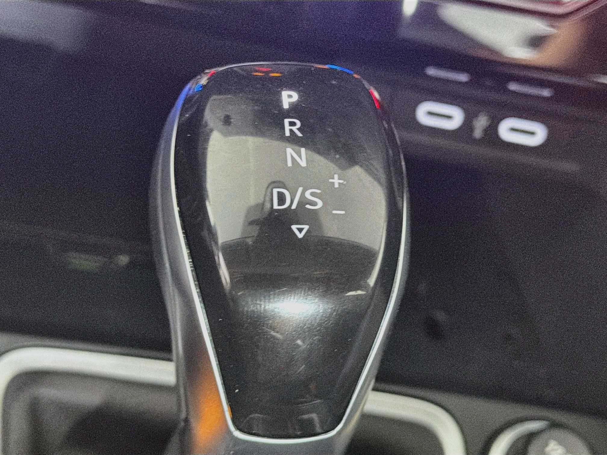 Used 2025 Volkswagen Jetta SE FWD image 23