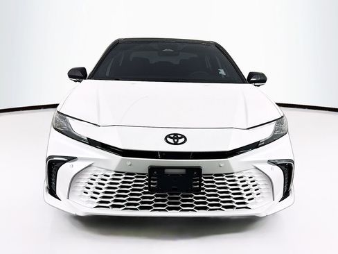 Used 2025 Toyota Camry XSE image 2