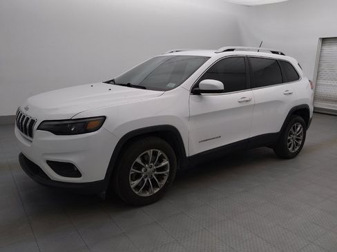 Used 2019 Jeep Cherokee Latitude Plus image 2