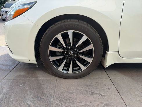 Used 2018 Nissan Altima 2.5 SV w/ 2.5 SV Technology Package FWD image 12
