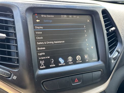 Used 2014 Jeep Cherokee Latitude FWD image 16