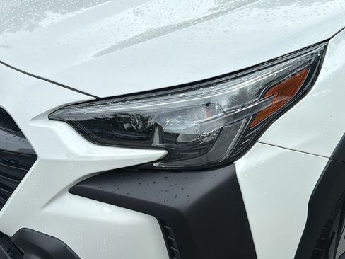 Certified 2025 Subaru Outback Premium AWD/4WD image 9