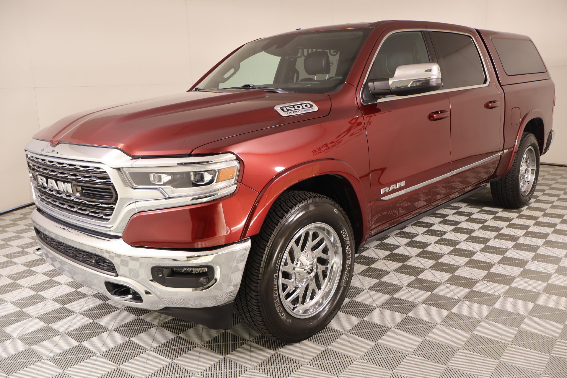 Used 2023 RAM 1500 Limited AWD/4WD image 11