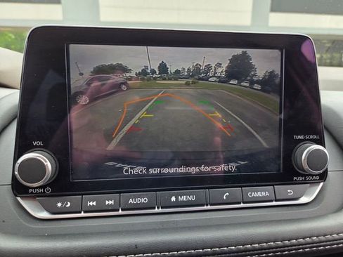 Used 2023 Nissan Rogue S FWD image 23