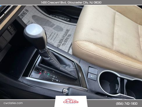 Used 2017 Toyota Corolla LE image 21