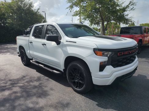 Used 2022 Chevrolet Silverado 1500 Custom w/ Rally Edition RWD image 2