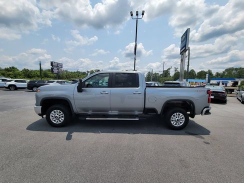 Used 2025 Chevrolet Silverado 2500 LT w/ Convenience Package AWD/4WD image 2