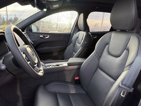 New 2026 Volvo XC60 B5 Ultra w/ Climate Package image 11