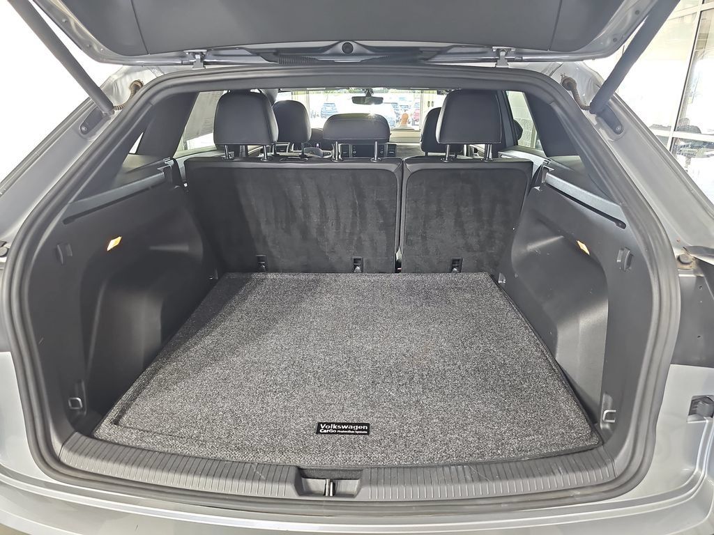 Used 2020 Volkswagen Atlas Cross Sport SE w/ Panoramic Sunroof Package FWD image 15