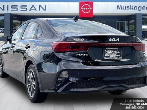 Used 2023 Kia Forte LXS FWD image 4