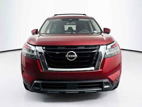 Used 2022 Nissan Pathfinder SV FWD image 2
