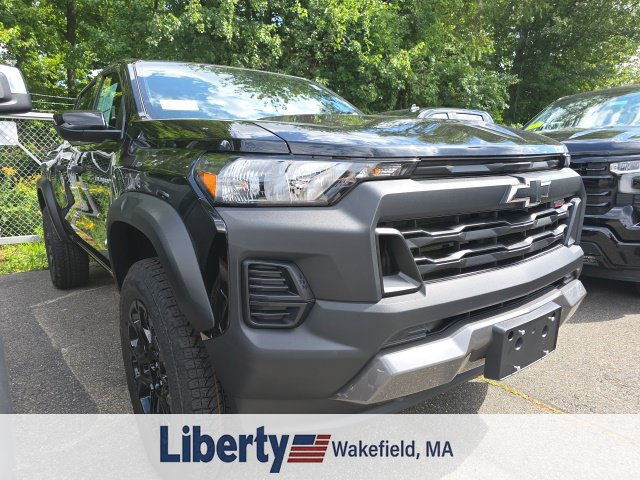 New 2026 Chevrolet Colorado Trail Boss w/ Midnight Edition AWD/4WD image 2