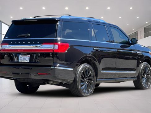 Certified 2021 Lincoln Navigator Reserve AWD/4WD image 4