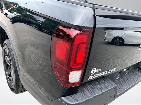 Used 2022 Honda Ridgeline Black Edition image 32
