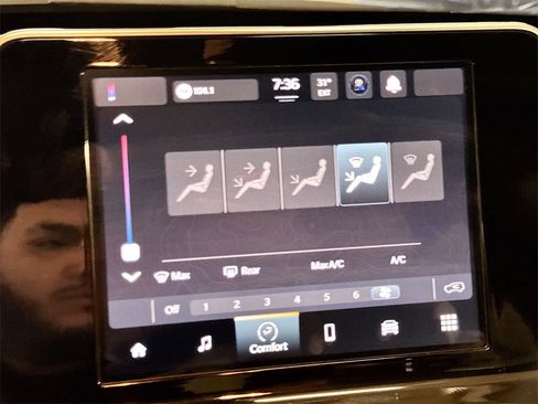 Used 2025 Jeep Compass Latitude image 15