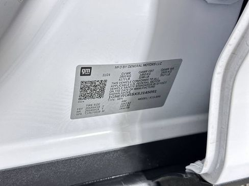 Used 2025 Chevrolet Traverse LT FWD image 35