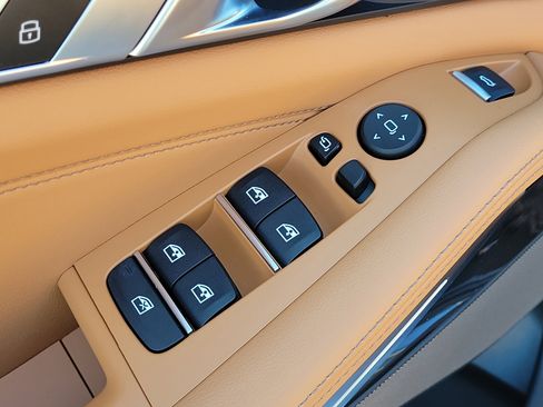 New 2026 BMW X5 xDrive40i w/ M Sport Package image 17