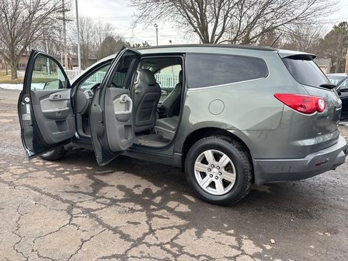 Used 2011 Chevrolet Traverse LT w/ Personal Connectivity Package image 26