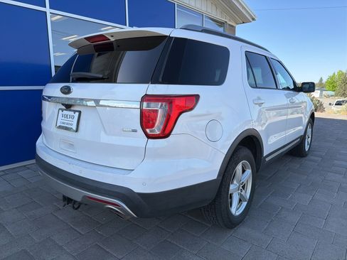 Used 2016 Ford Explorer XLT AWD/4WD image 7