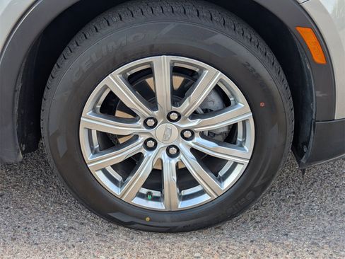 Used 2023 Cadillac XT4 Premium Luxury image 10